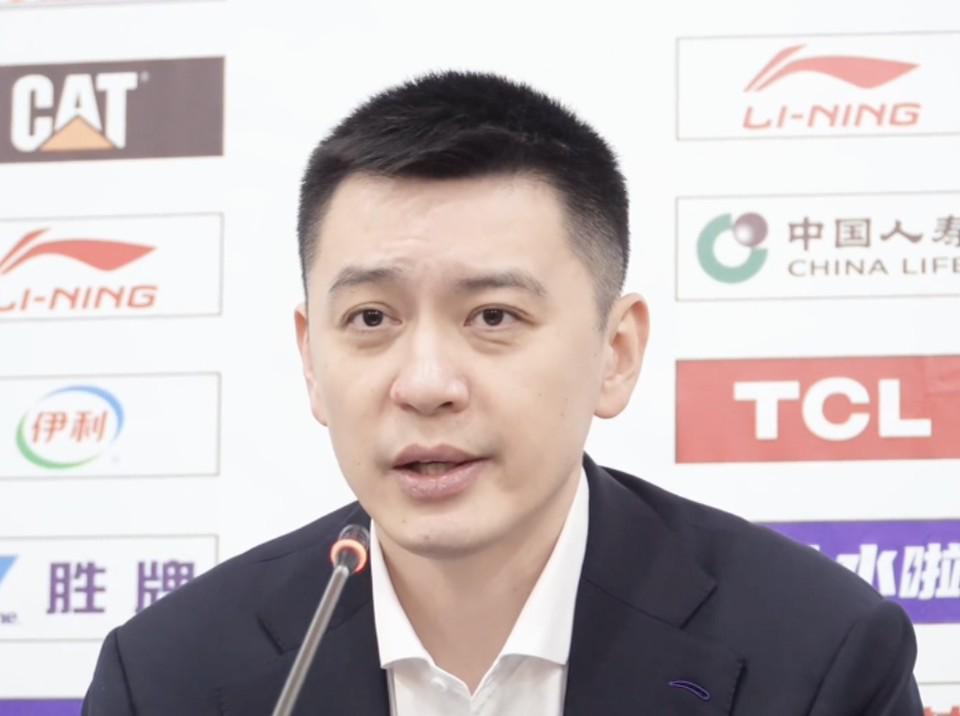 v站体育-杨鸣：比赛输了但我非常满意，全队12个人都像外援一样在努力